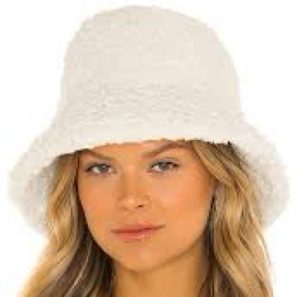 NWT Lack of Color ivory teddy bucket hat